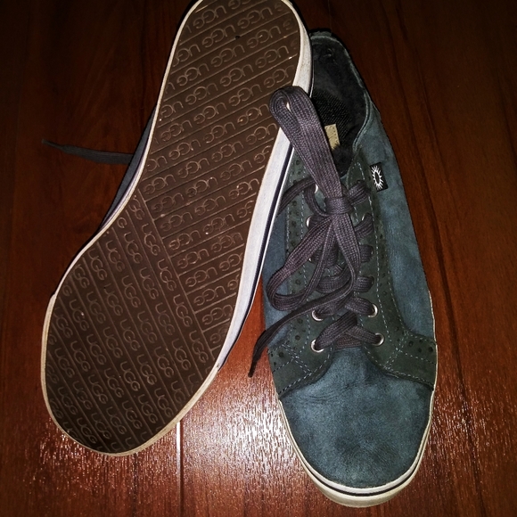 EUC UGG Australia 'Rockford Bomber' Shoes - Picture 3 of 8